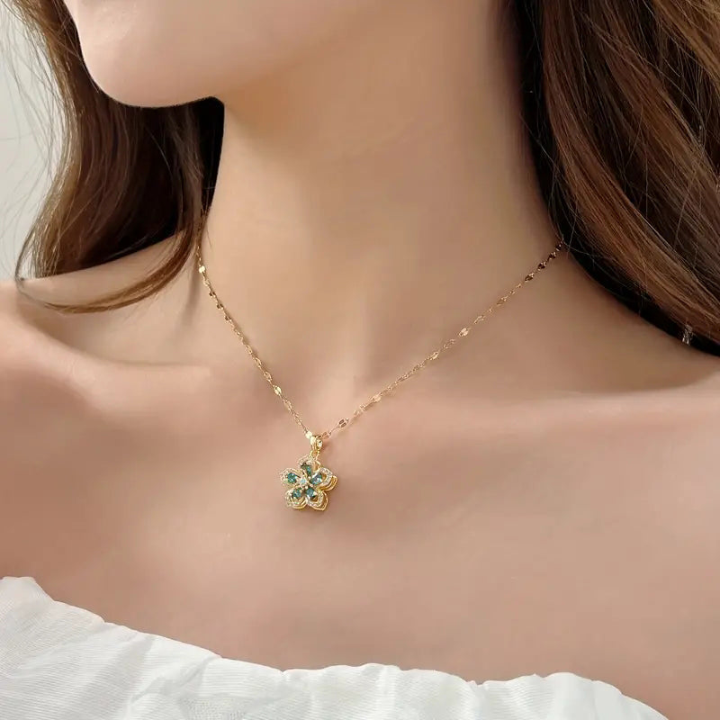 Lisslune | Rotating Bauhinia Necklace