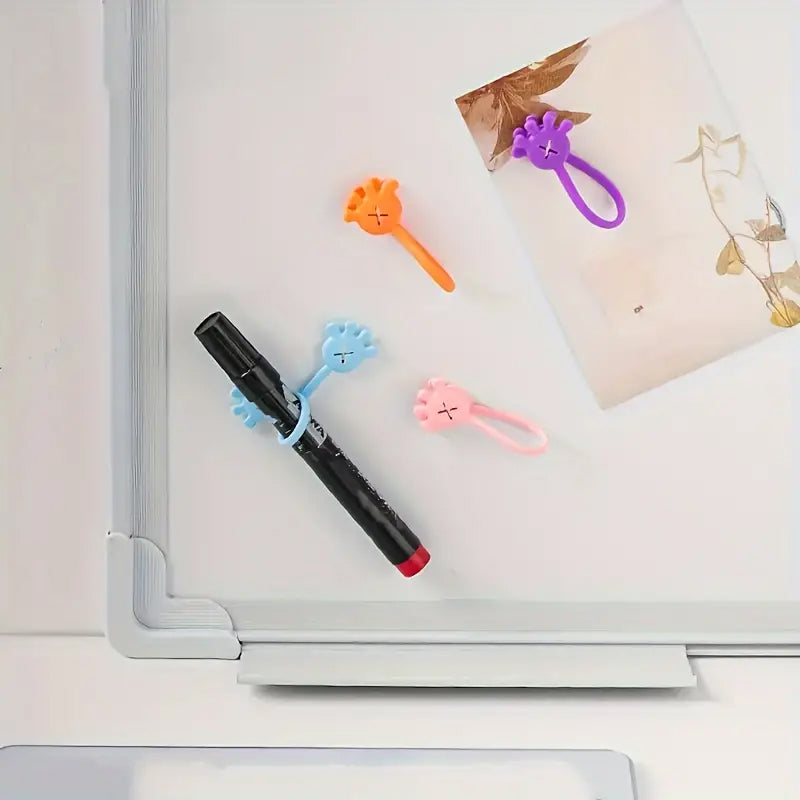 Lisslune | Hand-shaped magnetic cable manager