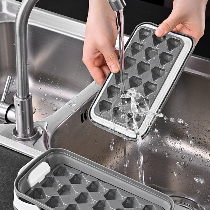 Lisslune | Portable Diamond Ice Cube Mold