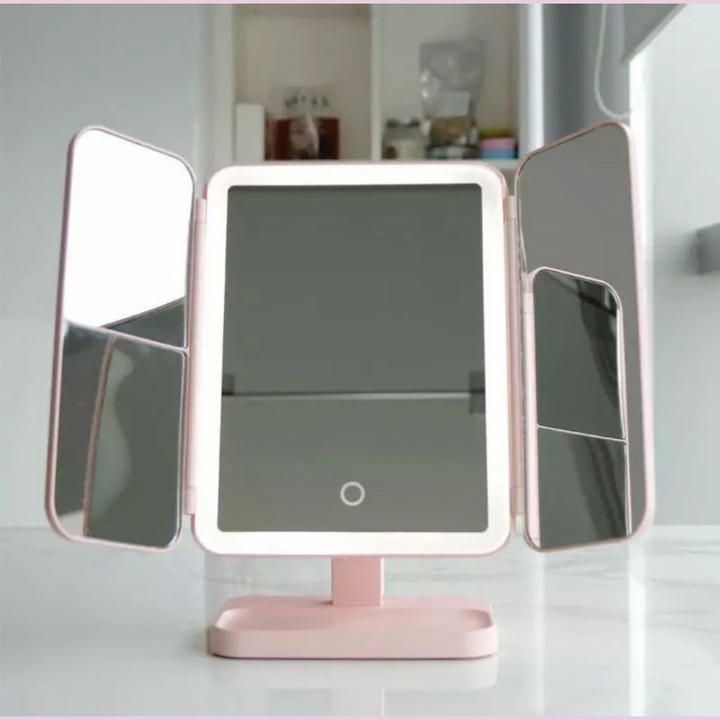 Lisslune | LumiGlow | 3-in-1 LED Makeup Mirror with Natural Light Effect