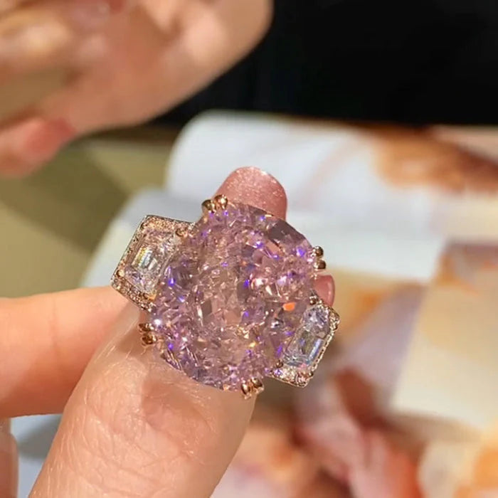 Lisslune | Three Stone Brilliant Cut Pink Ring
