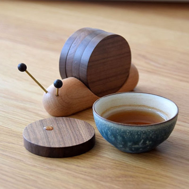 Lisslune | Cute Wood Cup Coaster, with 5 Pieces and Snail-shaped Holder, for Cup, Mug, Bowl & More