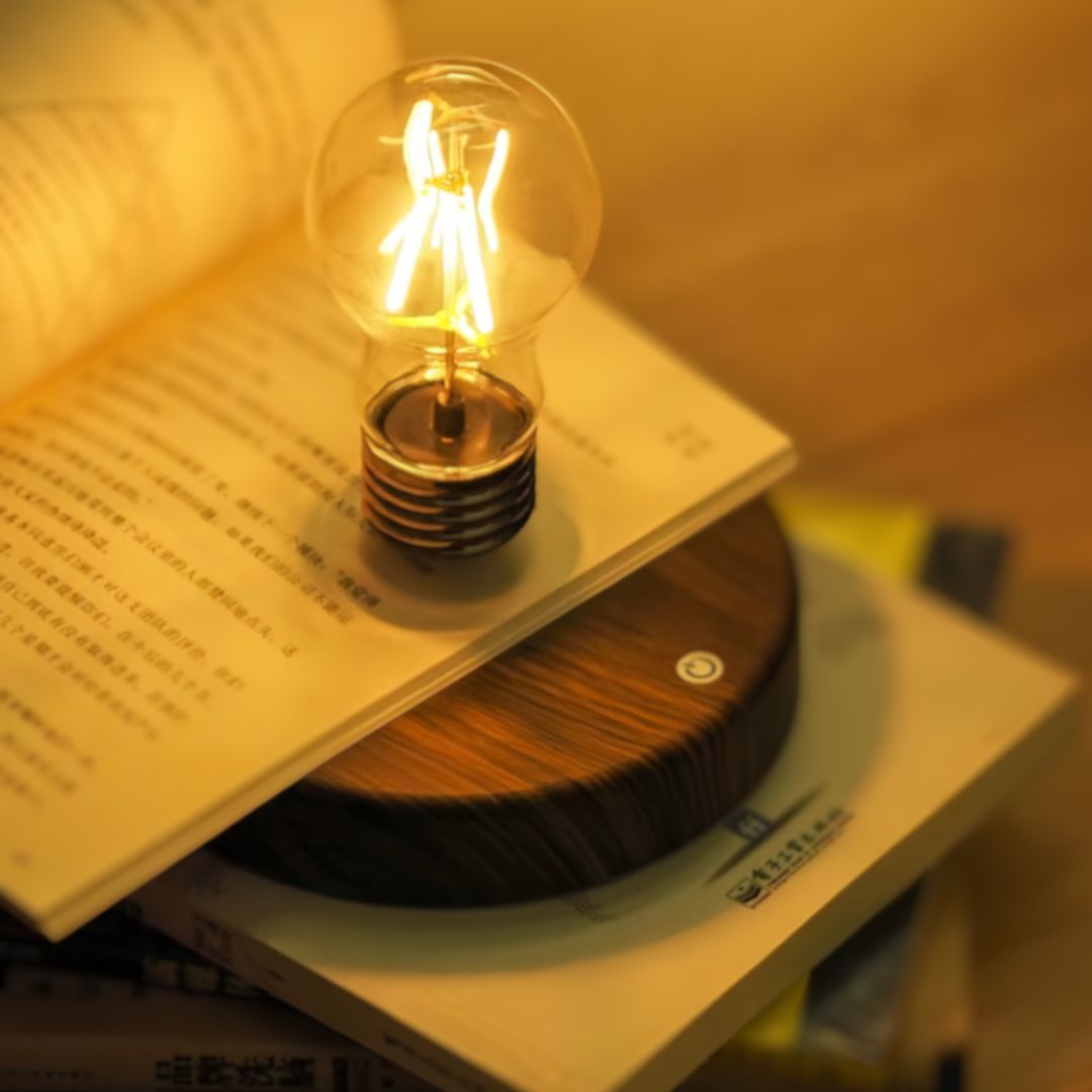 Lisslune | Magic Floating Lamp: Retro Bulb