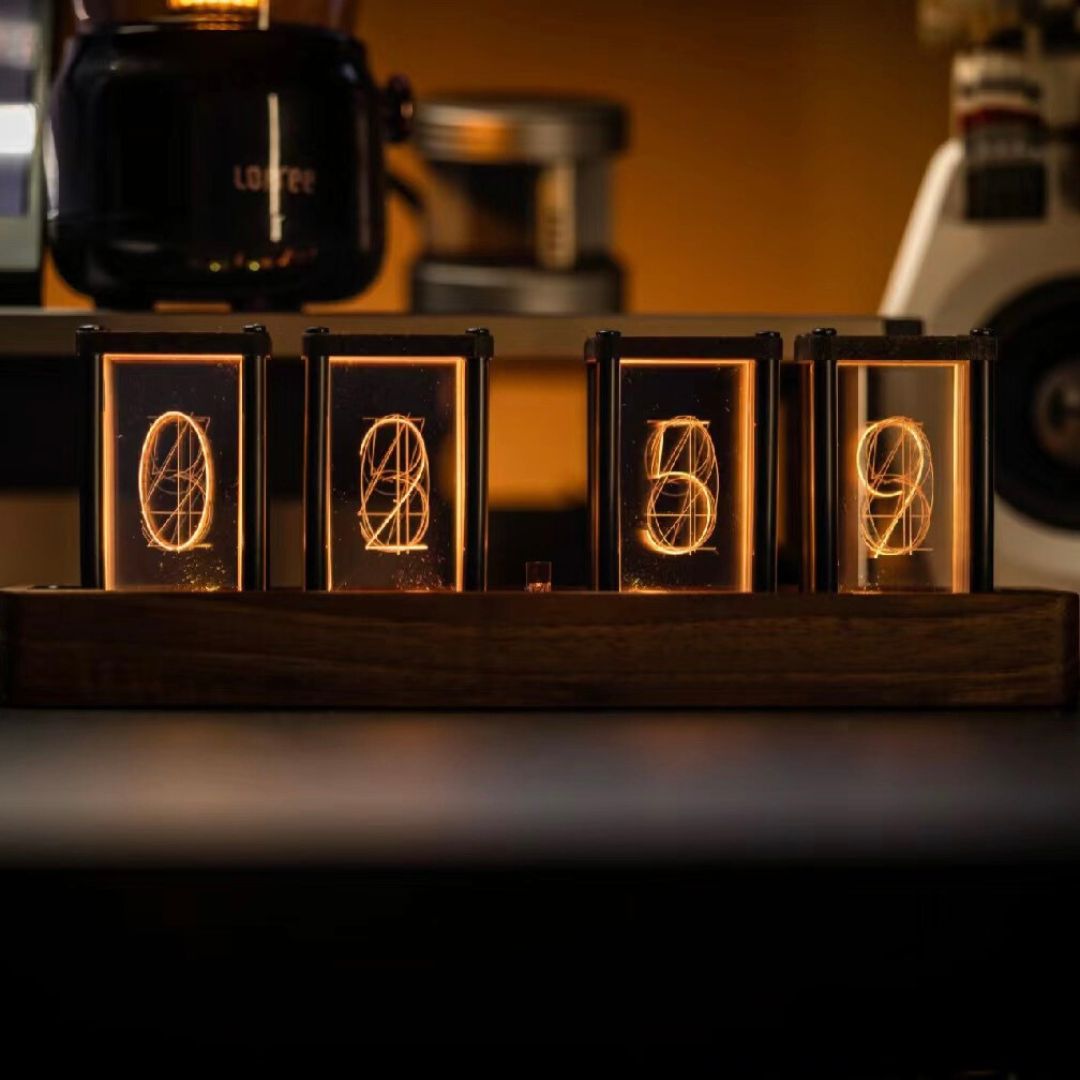 Lisslune | Nixie Tube Clock: Retro