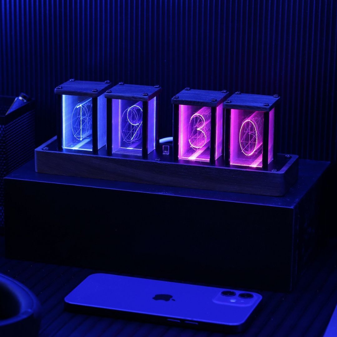 Lisslune | Nixie Tube Clock: Retro