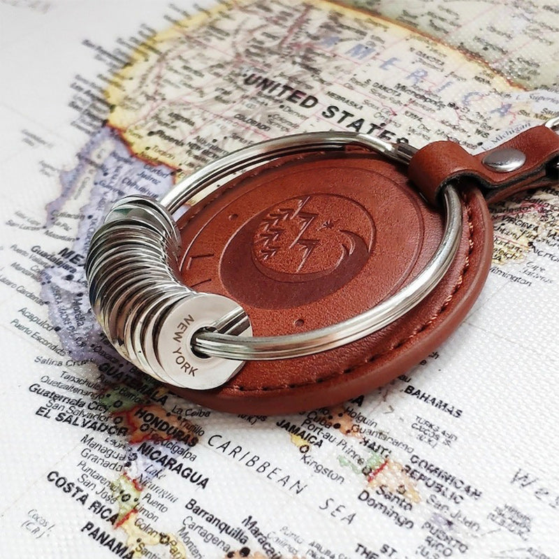 Lisslune | Travelers History Keychain