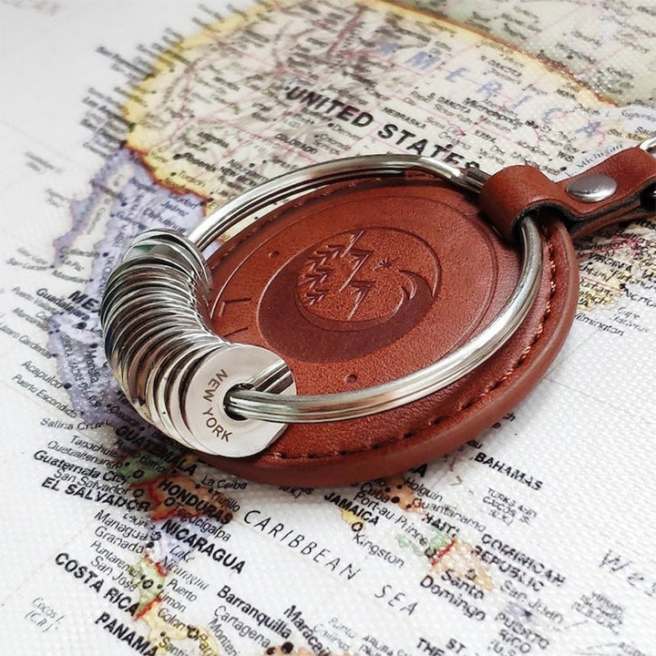 Lisslune | Travelers History Keychain