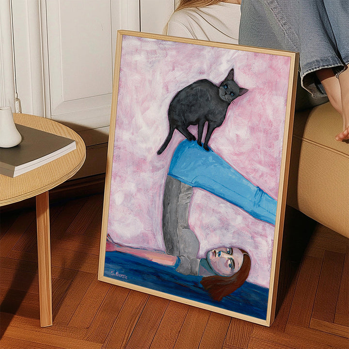 Lisslune | Yoga with my cat - Sharyn Bursic