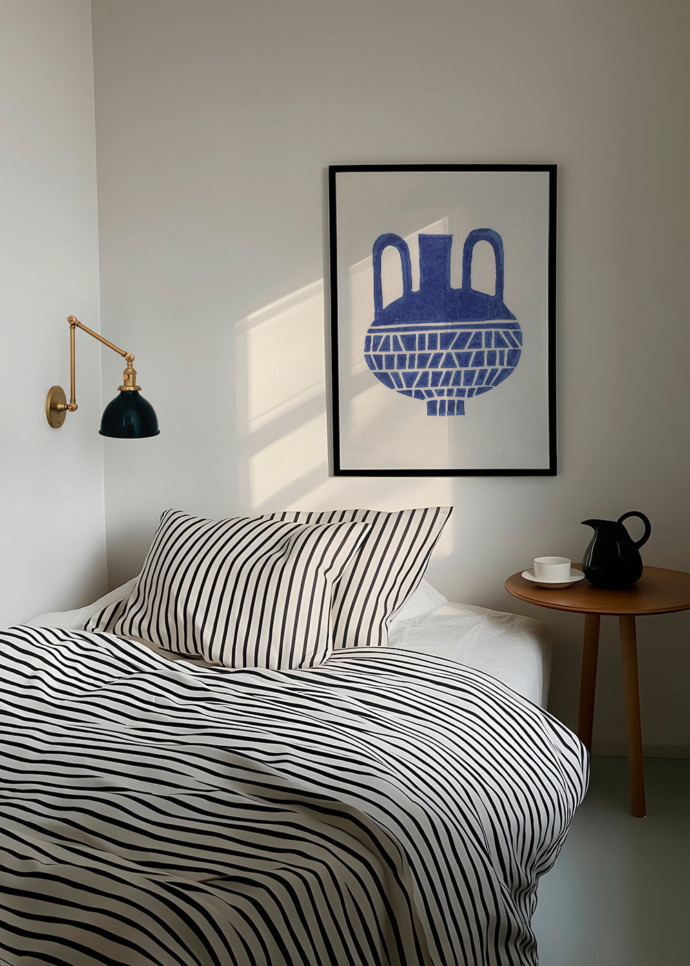 Lisslune | Linoleum print Vase #6 - Alisa Galitsyna