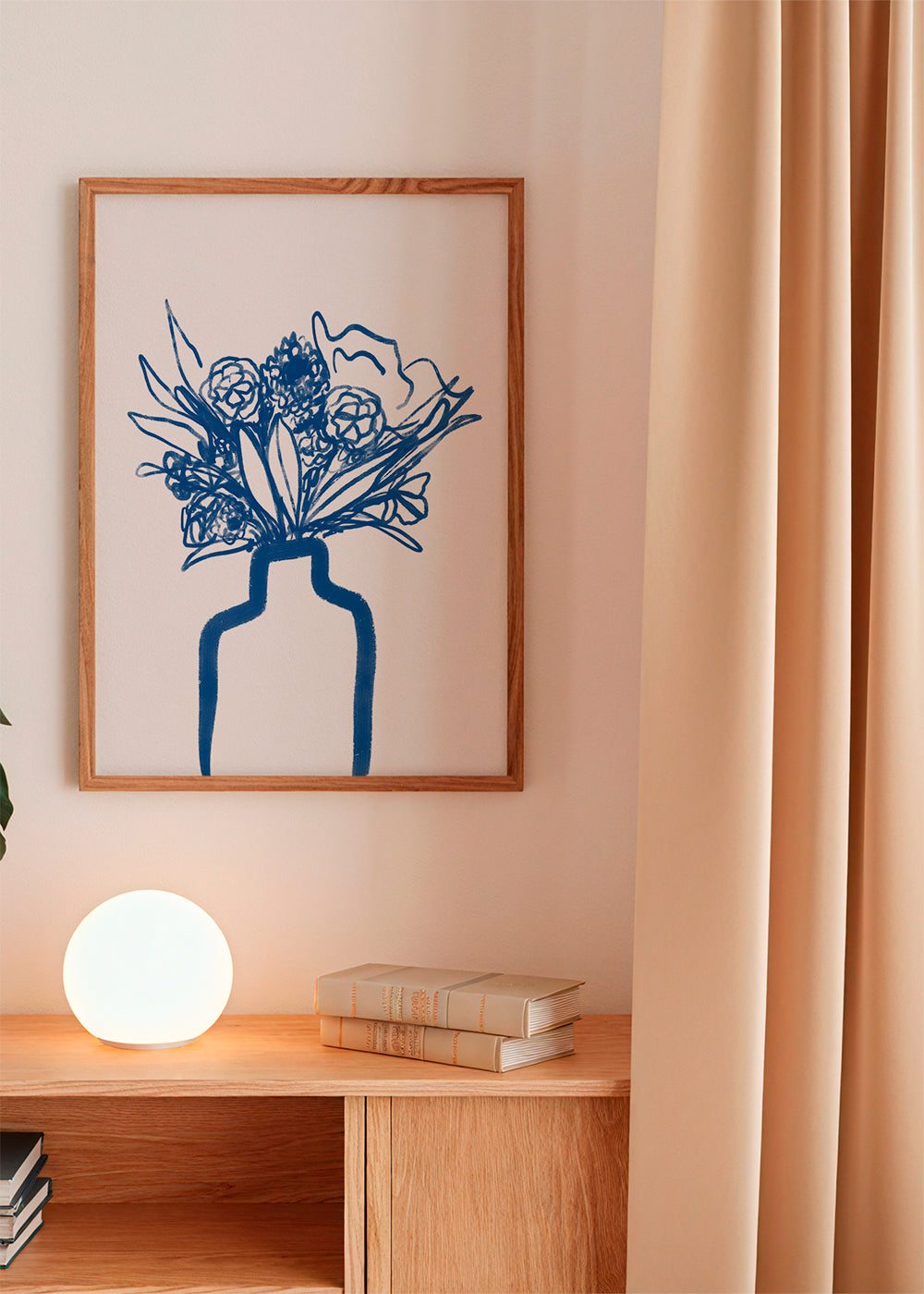 Lisslune | Flowers in a vase - Athene Fritsch