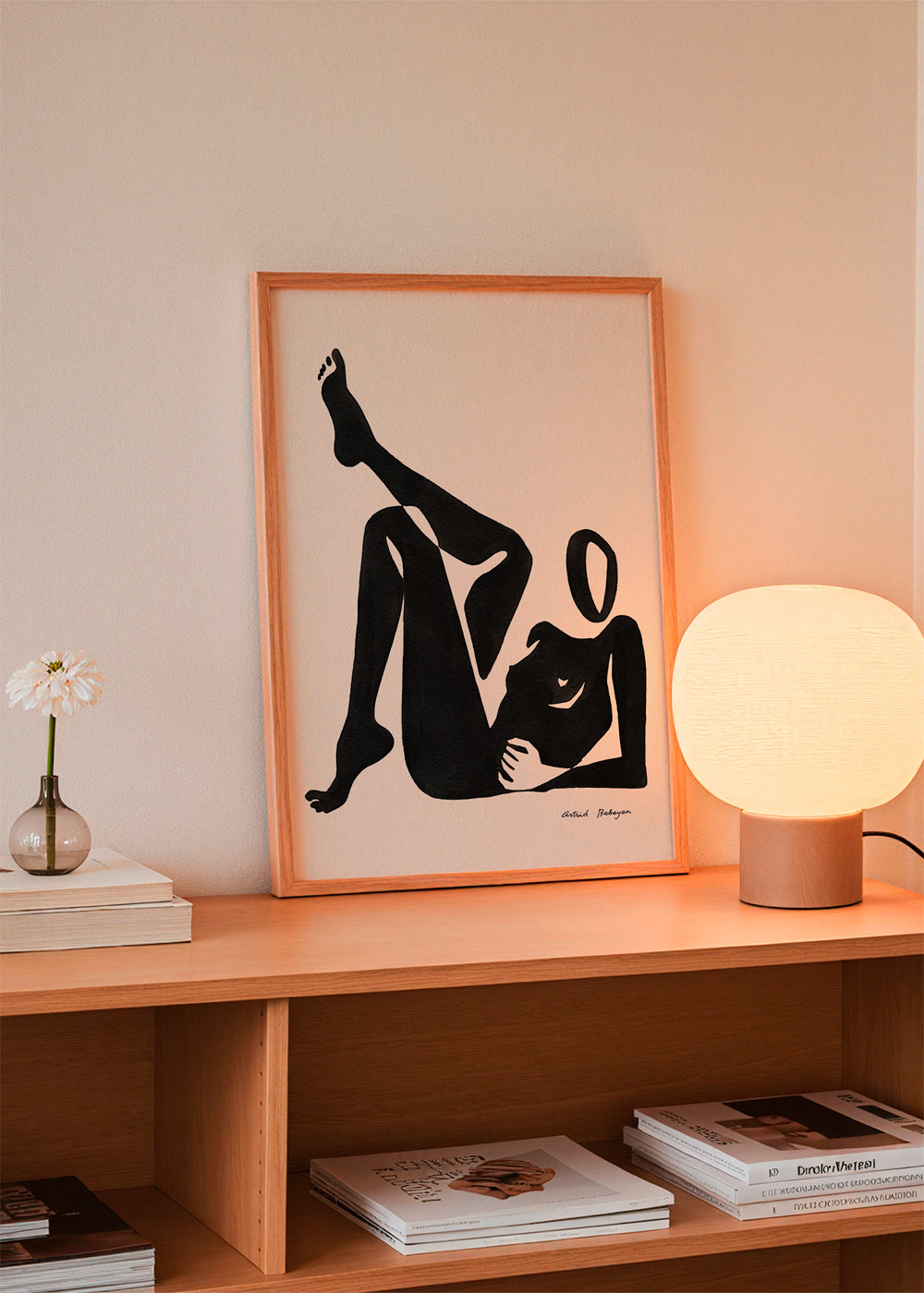 Lisslune | Black figure #8