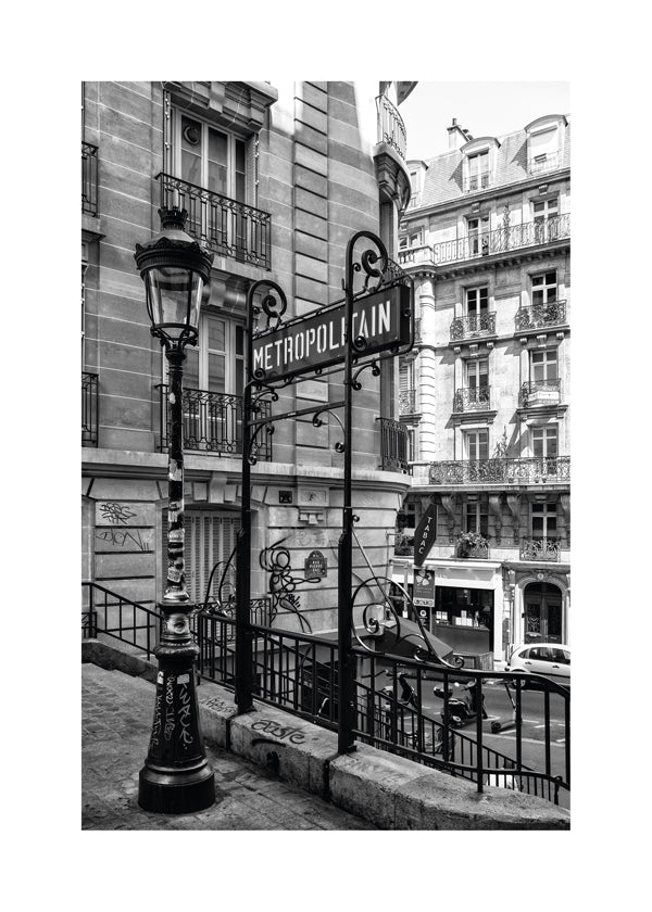 Lisslune | Black Montmartre - Metropolitain