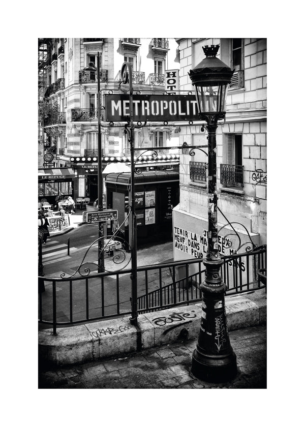 Lisslune | Black Montmartre - Paris Metro