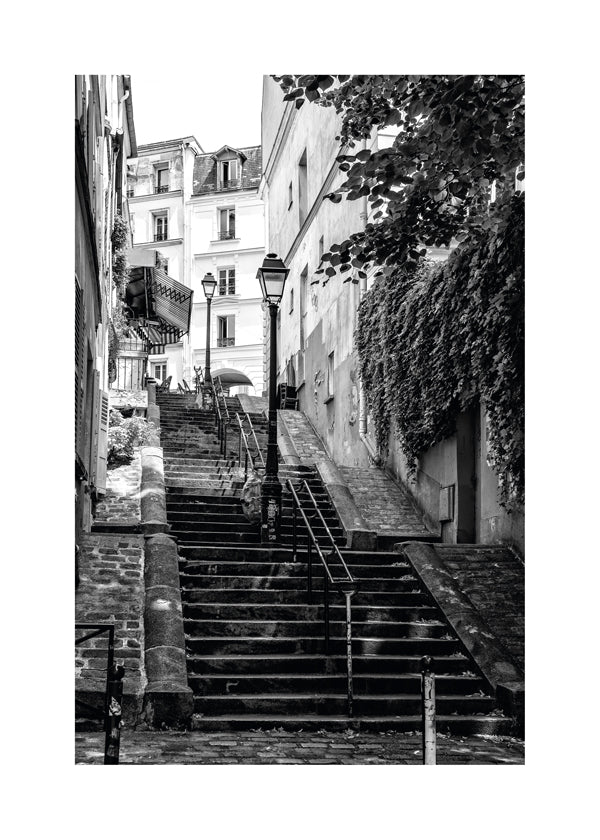 Lisslune | Black Montmartre - Paris Step by Step