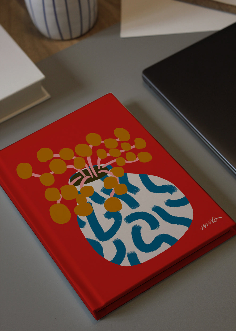 Lisslune | Golden flowers still life