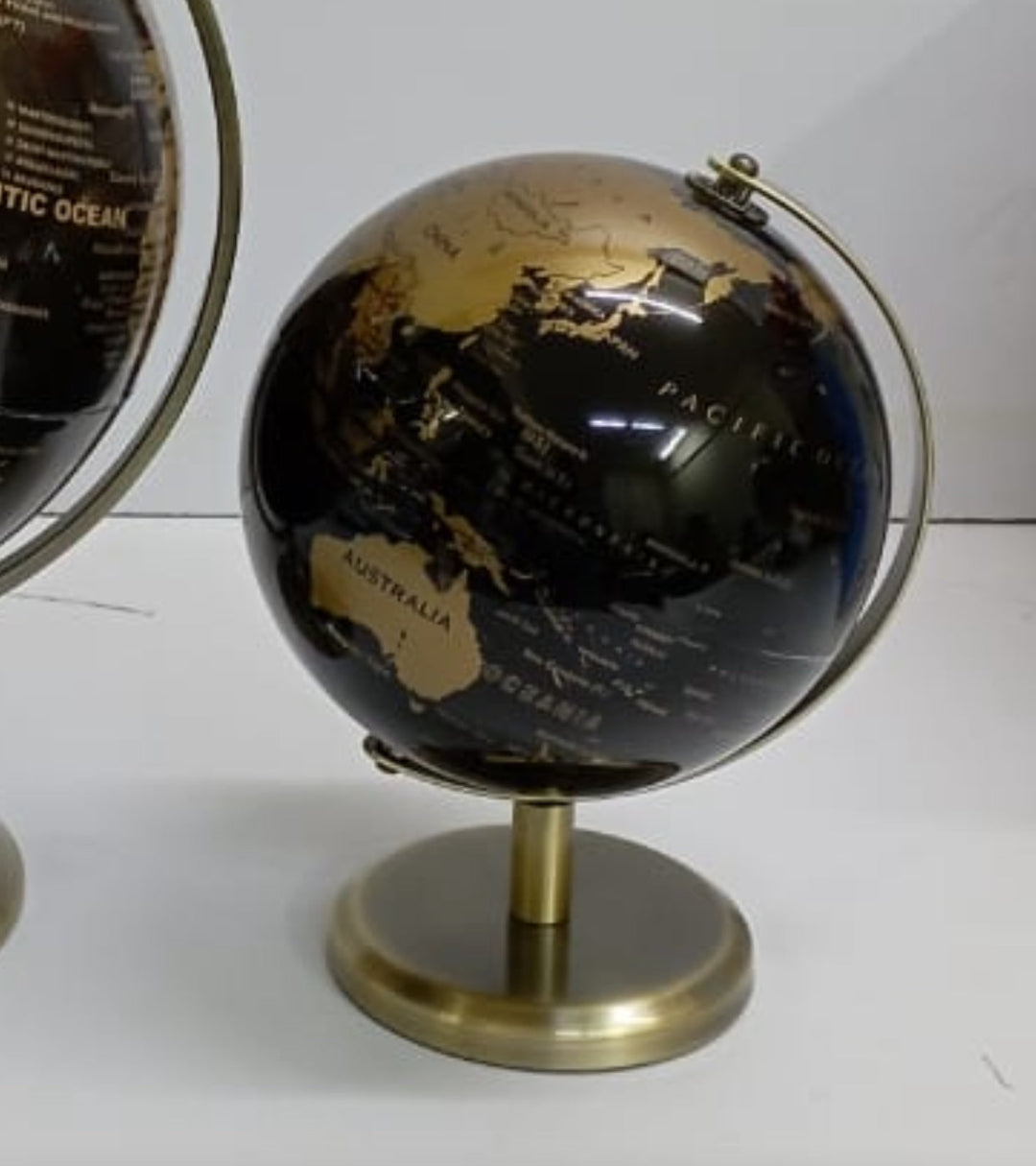 Lisslune | Globe Office/Living Room Decor
