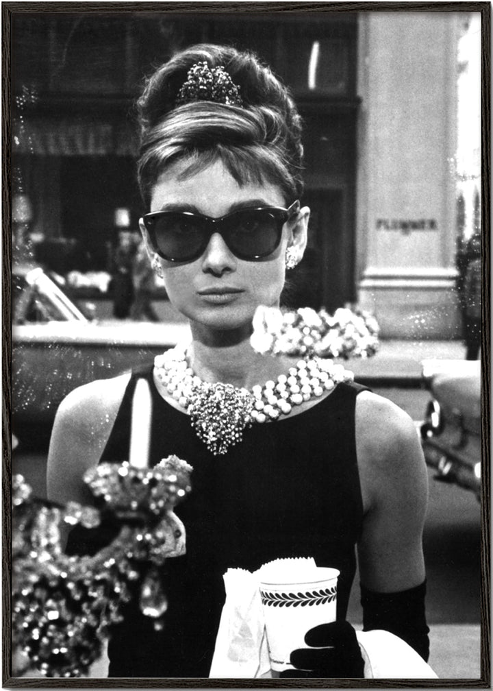 Lisslune | Audrey Hepburn in Breakfast at Tiffany Vintage-Photography.