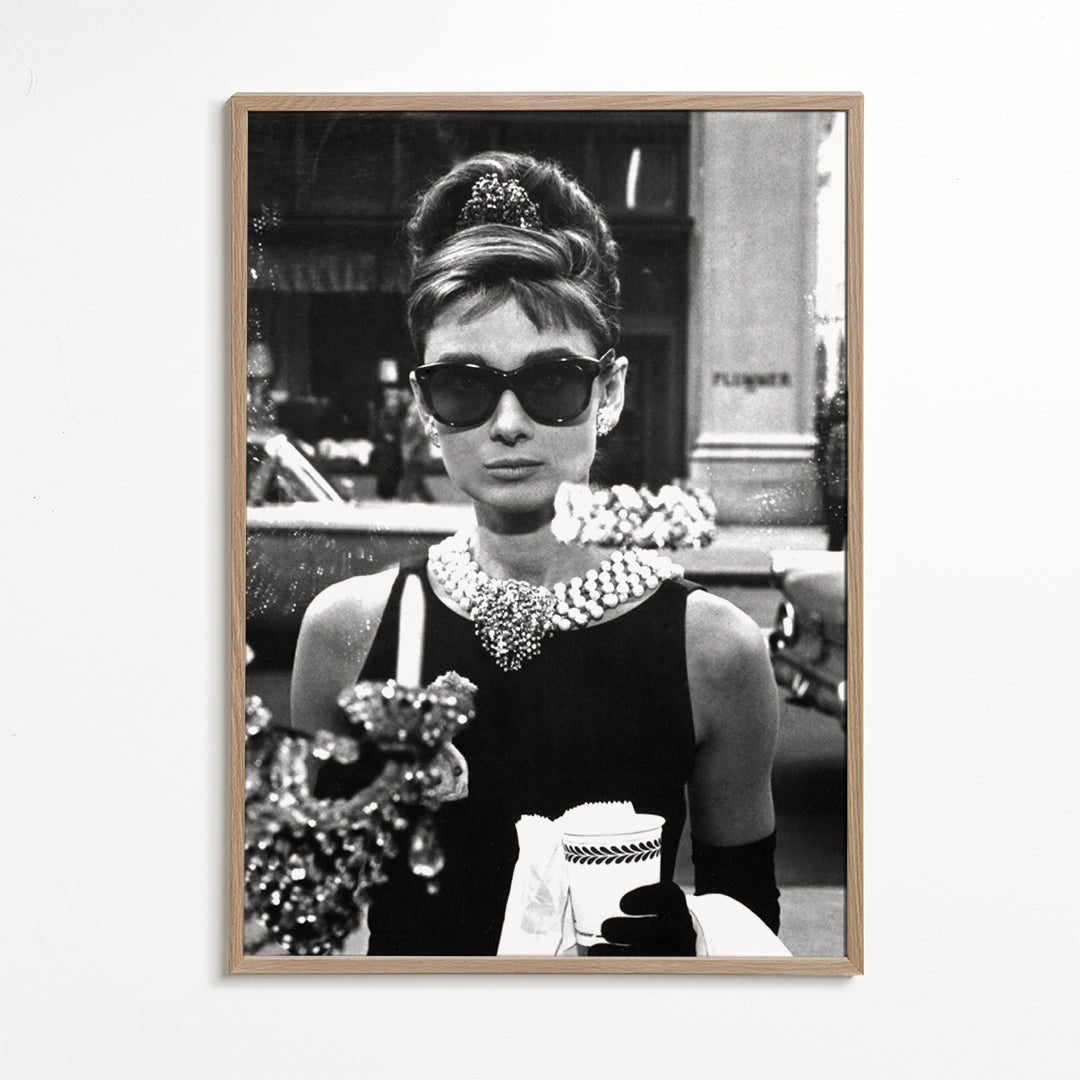 Lisslune | Audrey Hepburn in Breakfast at Tiffany Vintage-Photography.