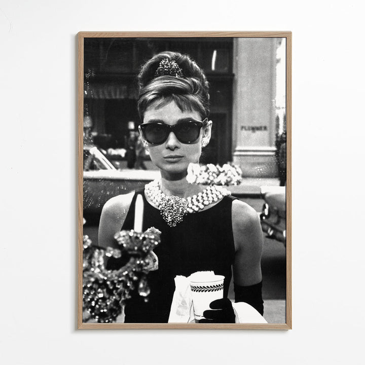 Lisslune | Audrey Hepburn in Breakfast at Tiffany Vintage-Photography.