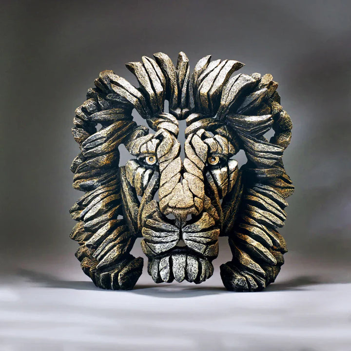 Lisslune | Life-like gorilla figure made of resin for decoration
