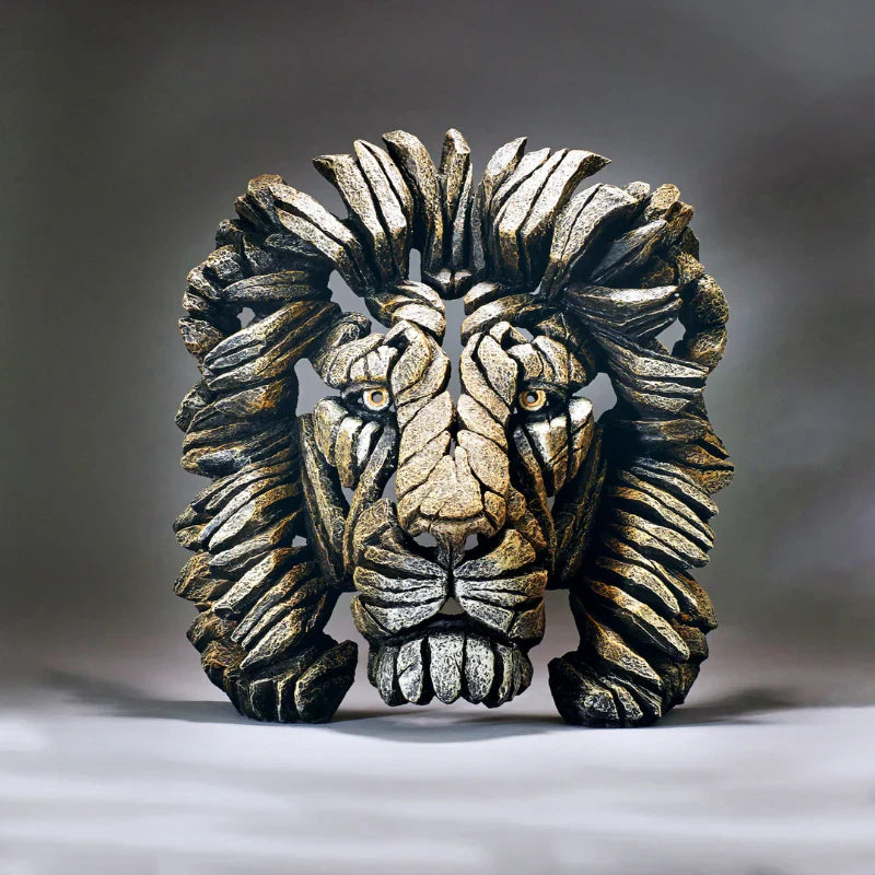 Lisslune | Life-like gorilla figure made of resin for decoration