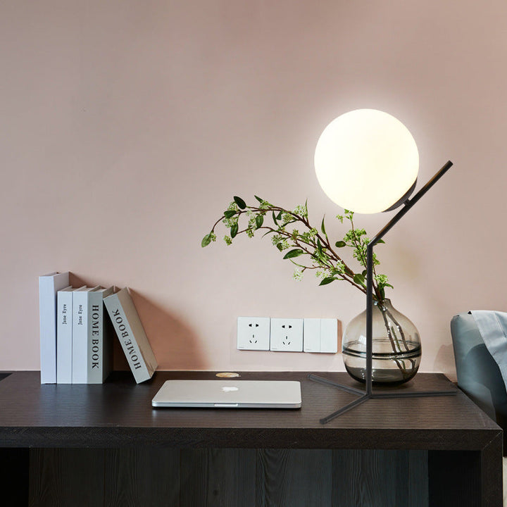 Rynx Classic Nordic Table Lamp