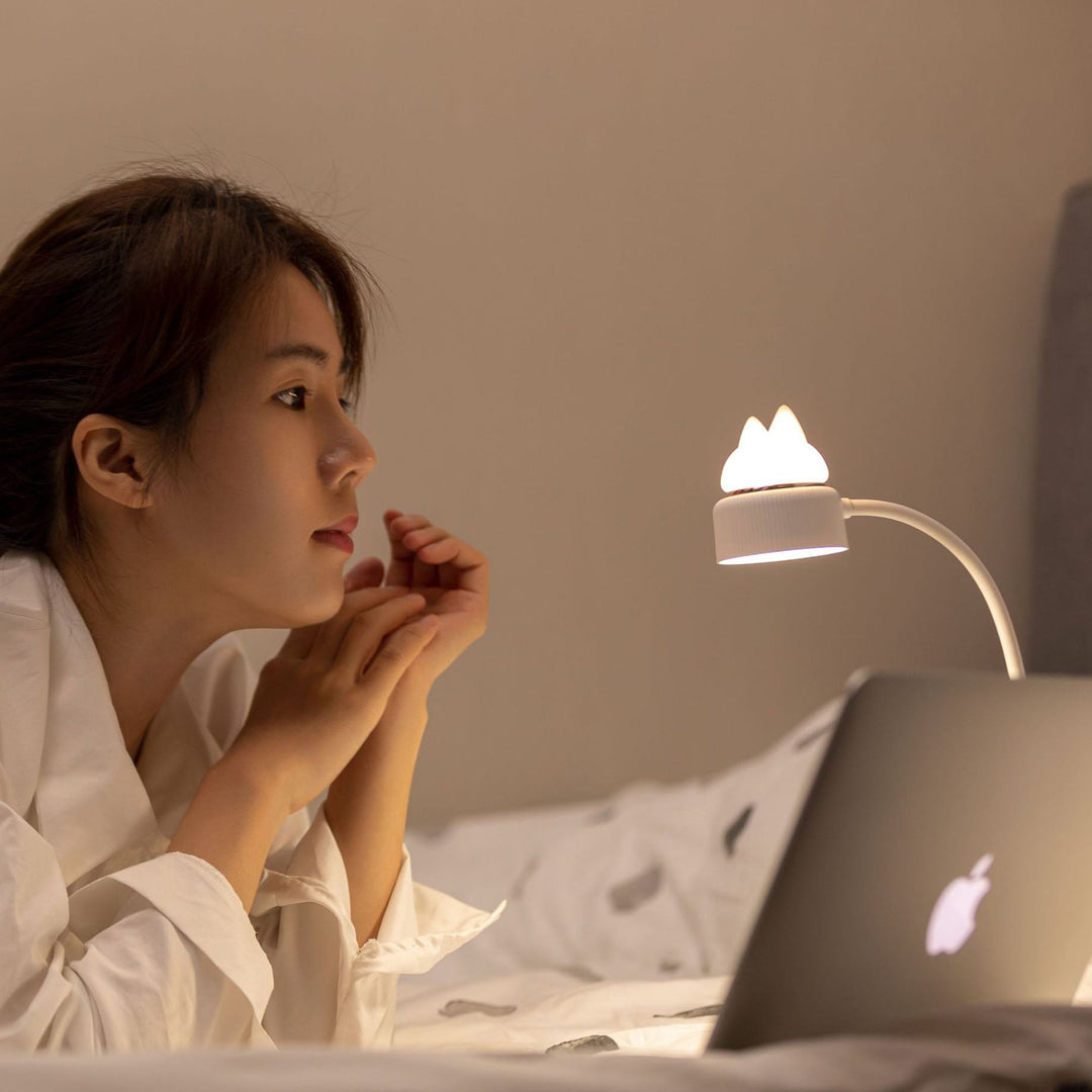 Lisslune | GlowLamp - Modern LED table lamp with cat ear design