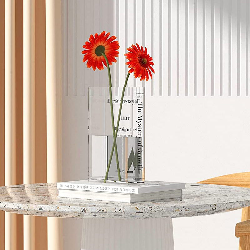 Lisslune | Book-shaped vase made of acrylic