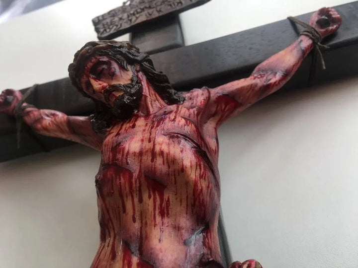 Lisslune | Handmade - Realistic Cross of Christ