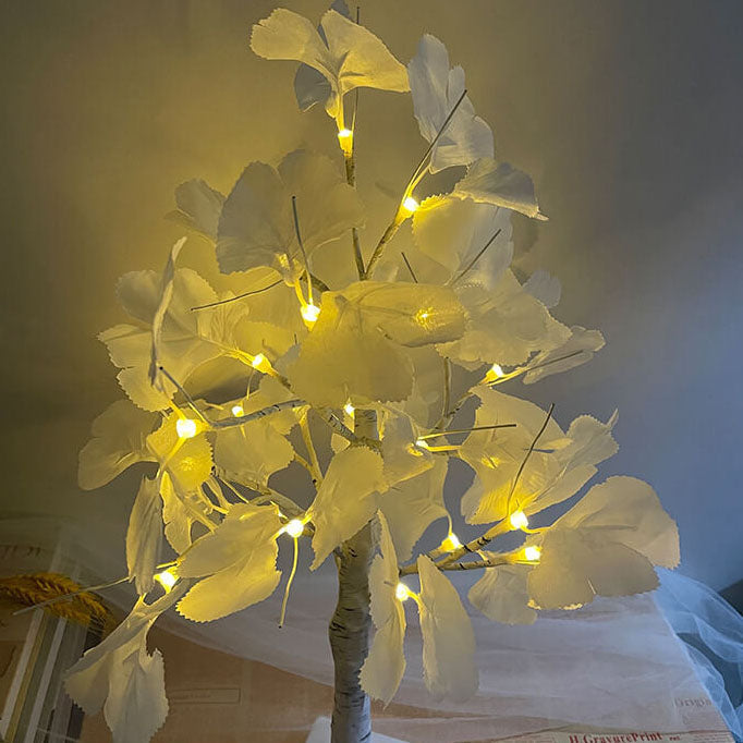 Lisslune | Battery-operated LED illuminated wooden decoration