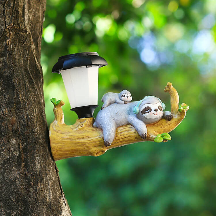 Lisslune | GlowSloth – Funny outdoor wall light with two sloths resting on a branch