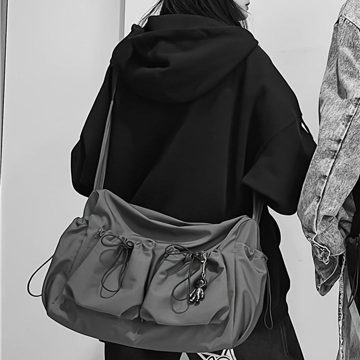 Lisslune | UrbanLiner Nylon Messengerbag – Black Shoulder Bag with Zipper for Daily Use