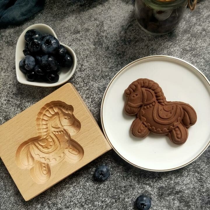 Lisslune | Gingerbread Cookie Mold