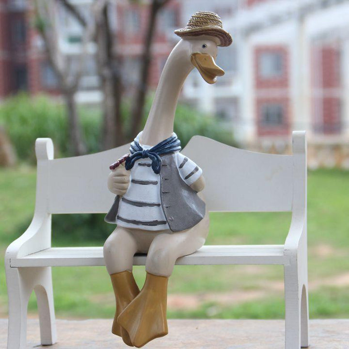 Lisslune | Playful Hand-Painted North Duck Duo for Enchanting Home and Garden Decoration