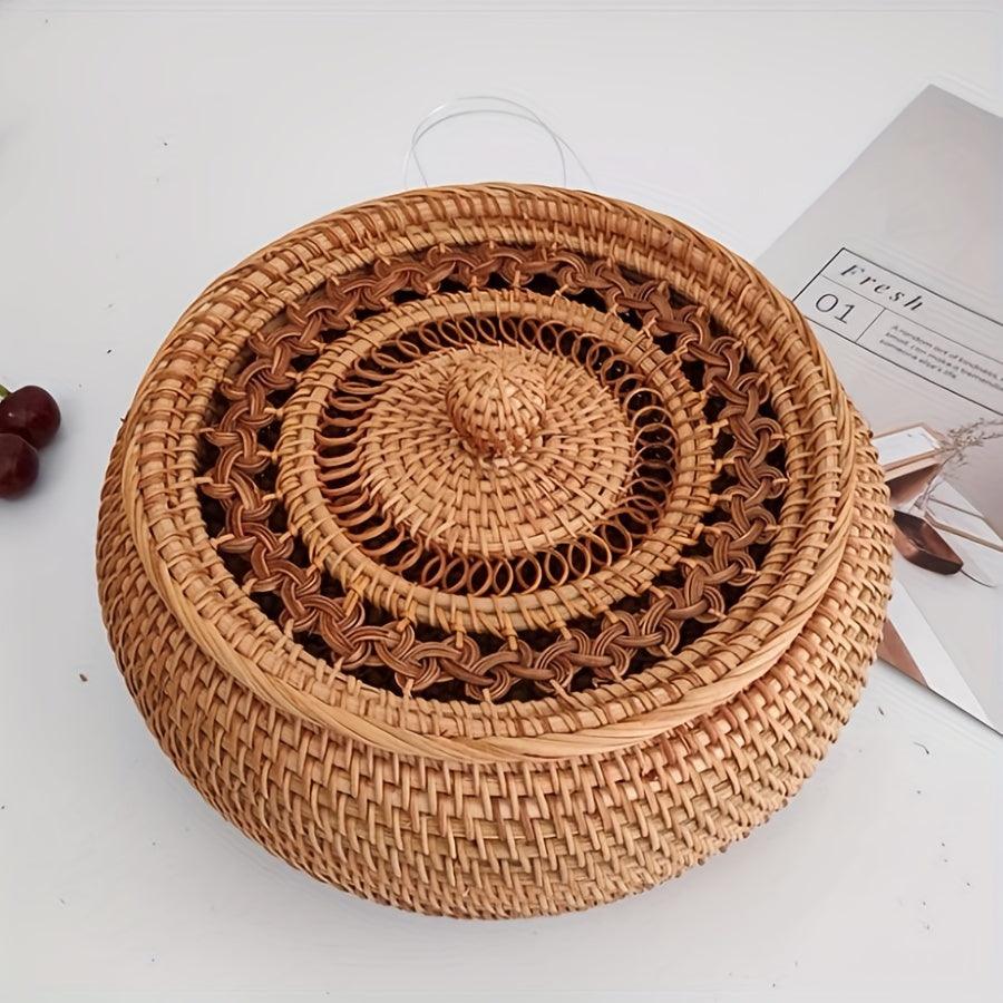 Lisslune | Chic handcrafted rattan storage basket with lid