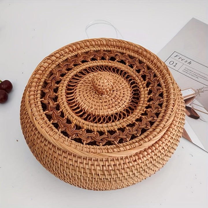 Lisslune | Chic handcrafted rattan storage basket with lid