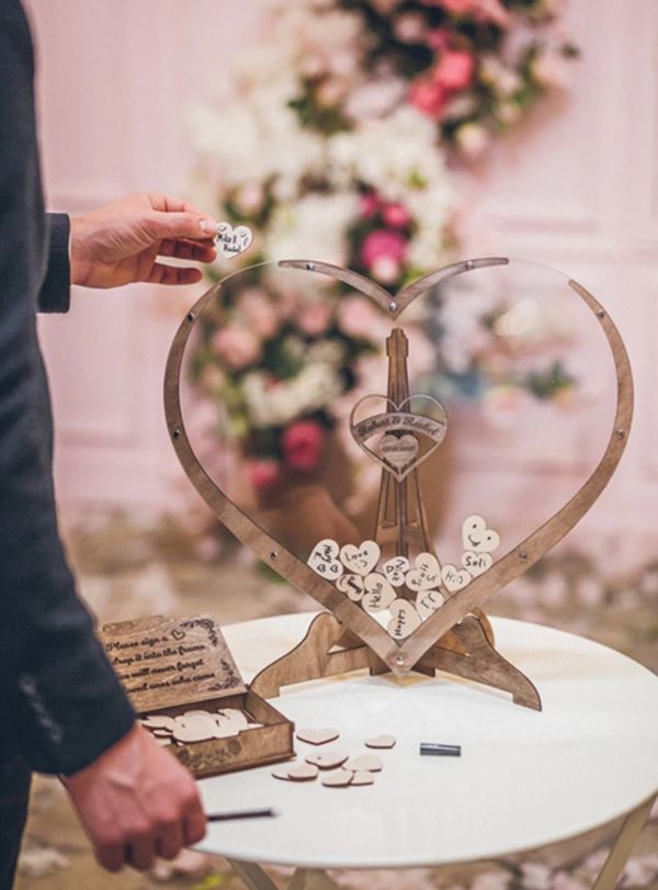 Lisslune | Heart guest book