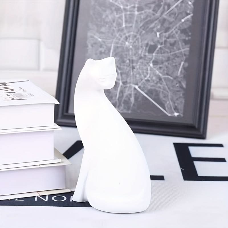 Lisslune | Modern Resin Cat Figurine – Nordic Style Decor