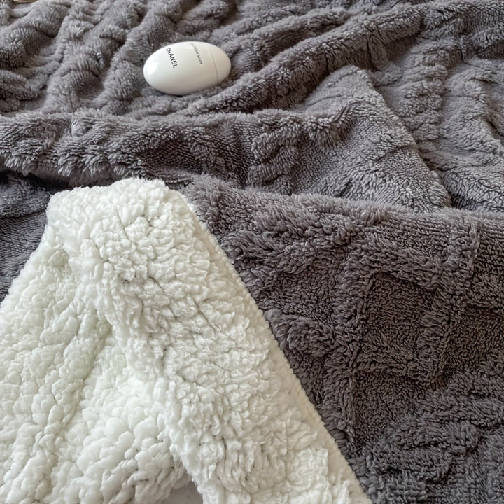 Lisslune | CozyNest - Reversible Fleece Blanket for Fall and Winter