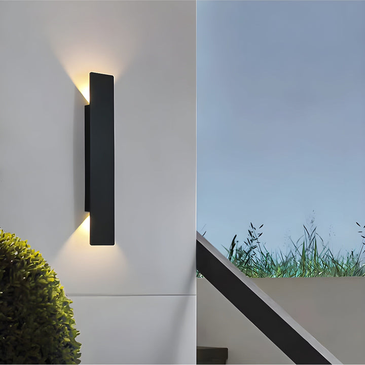 Lisslune | Light - Modern weatherproof LED wall lamp made of aluminum for outdoor use