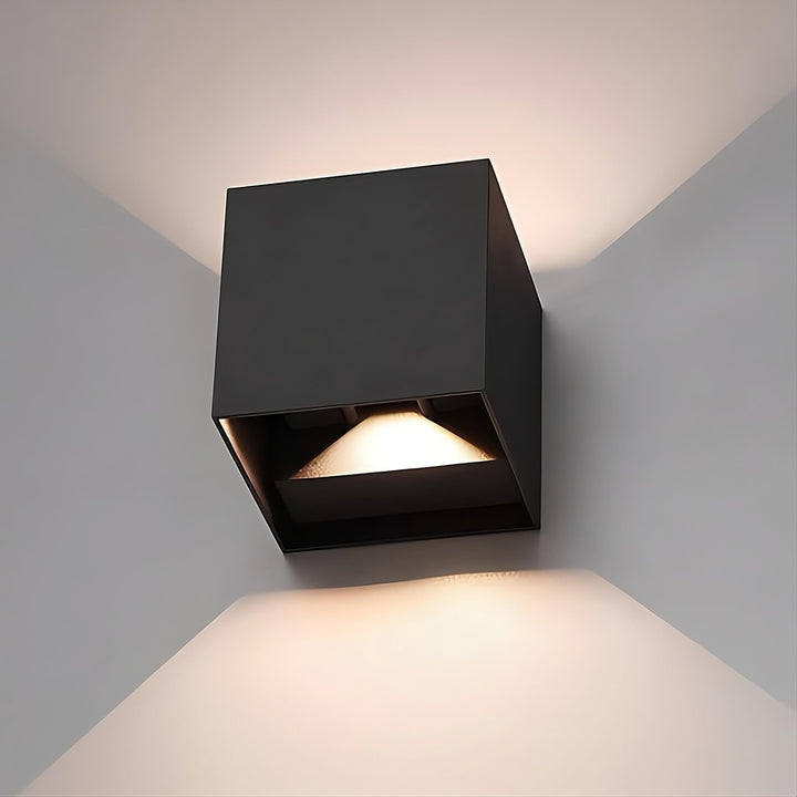 Lisslune | VellaGlow™ | Luxurious Wall Light with Motion Sensor
