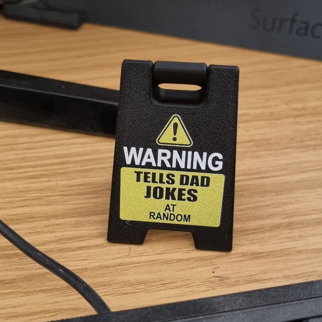 Lisslune | Funny Desk Hazard-Warning Sign