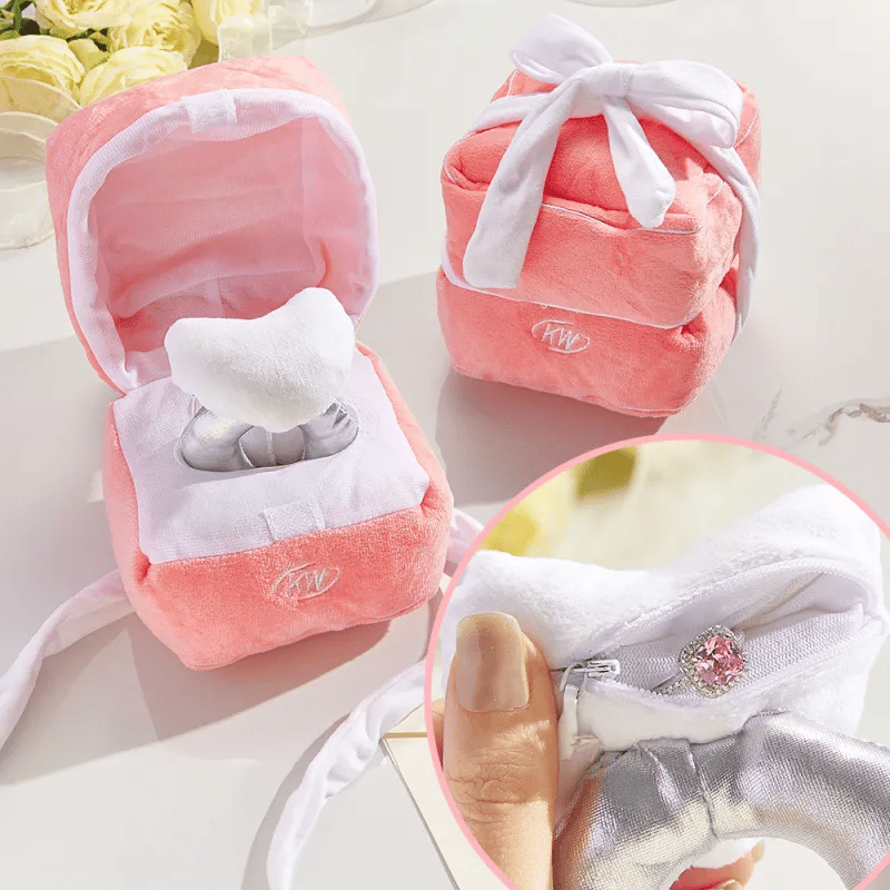 Lisslune | Surprise date: Valentine's Day hidden ring box