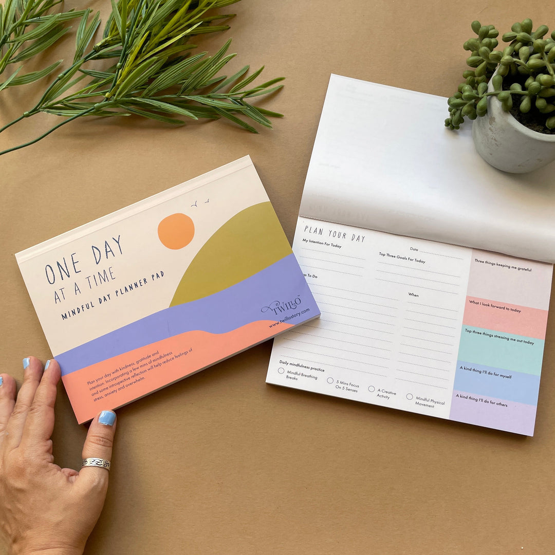 Lisslune | The Productivity and Wellbeing Planner Set of 5