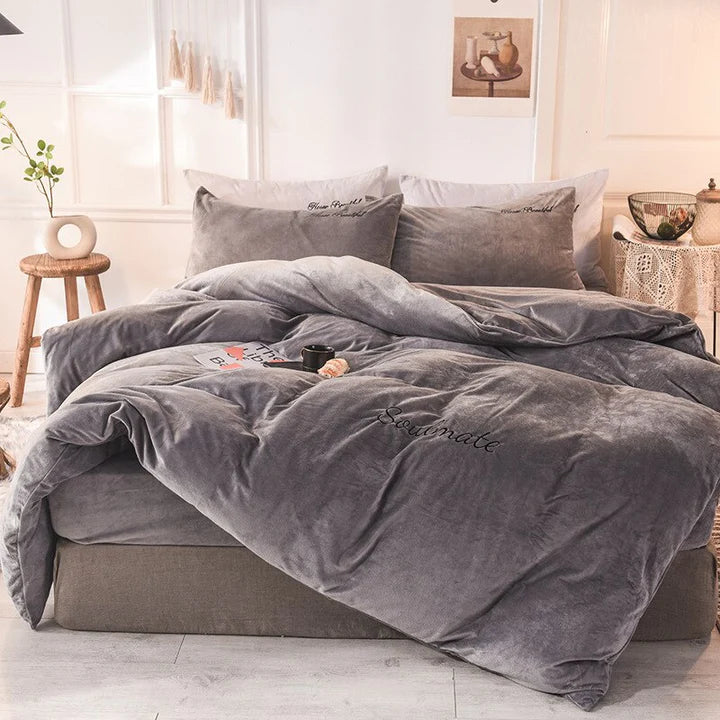 Lisslune | Bedding - Cozy fleece bedding for an unparalleled sleeping experience