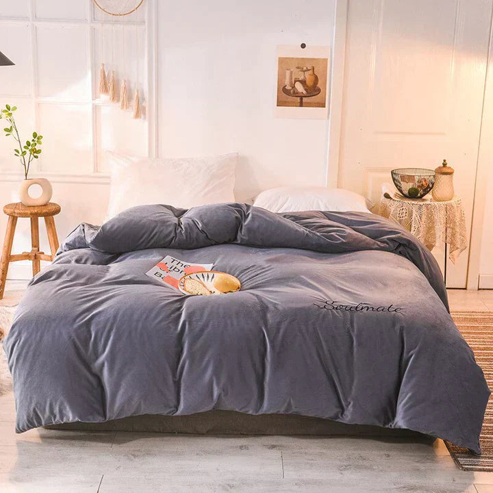 Lisslune | Bedding - Cozy fleece bedding for an unparalleled sleeping experience