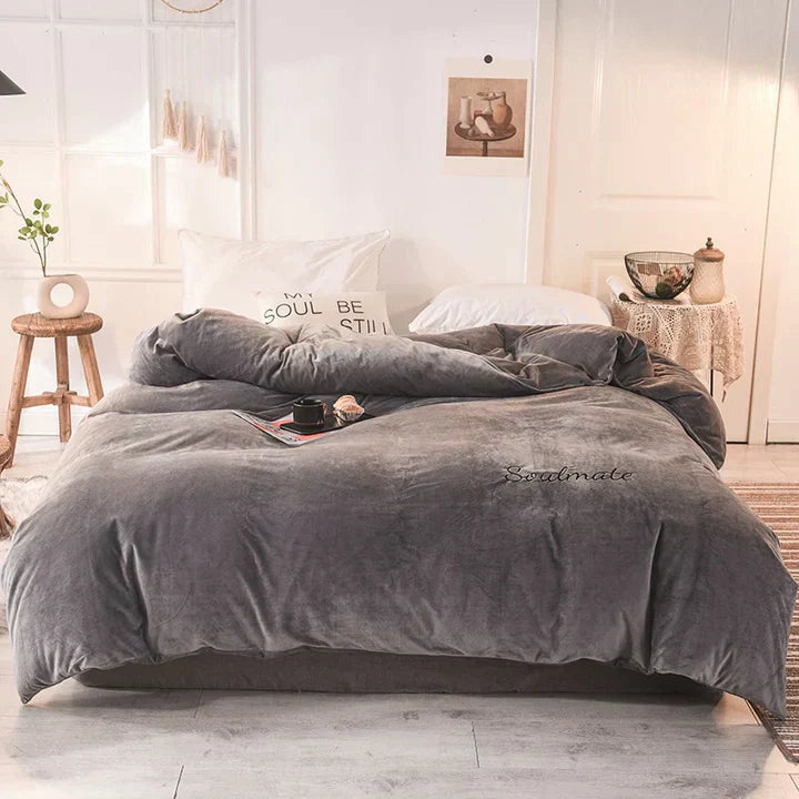 Lisslune | Bedding - Cozy fleece bedding for an unparalleled sleeping experience