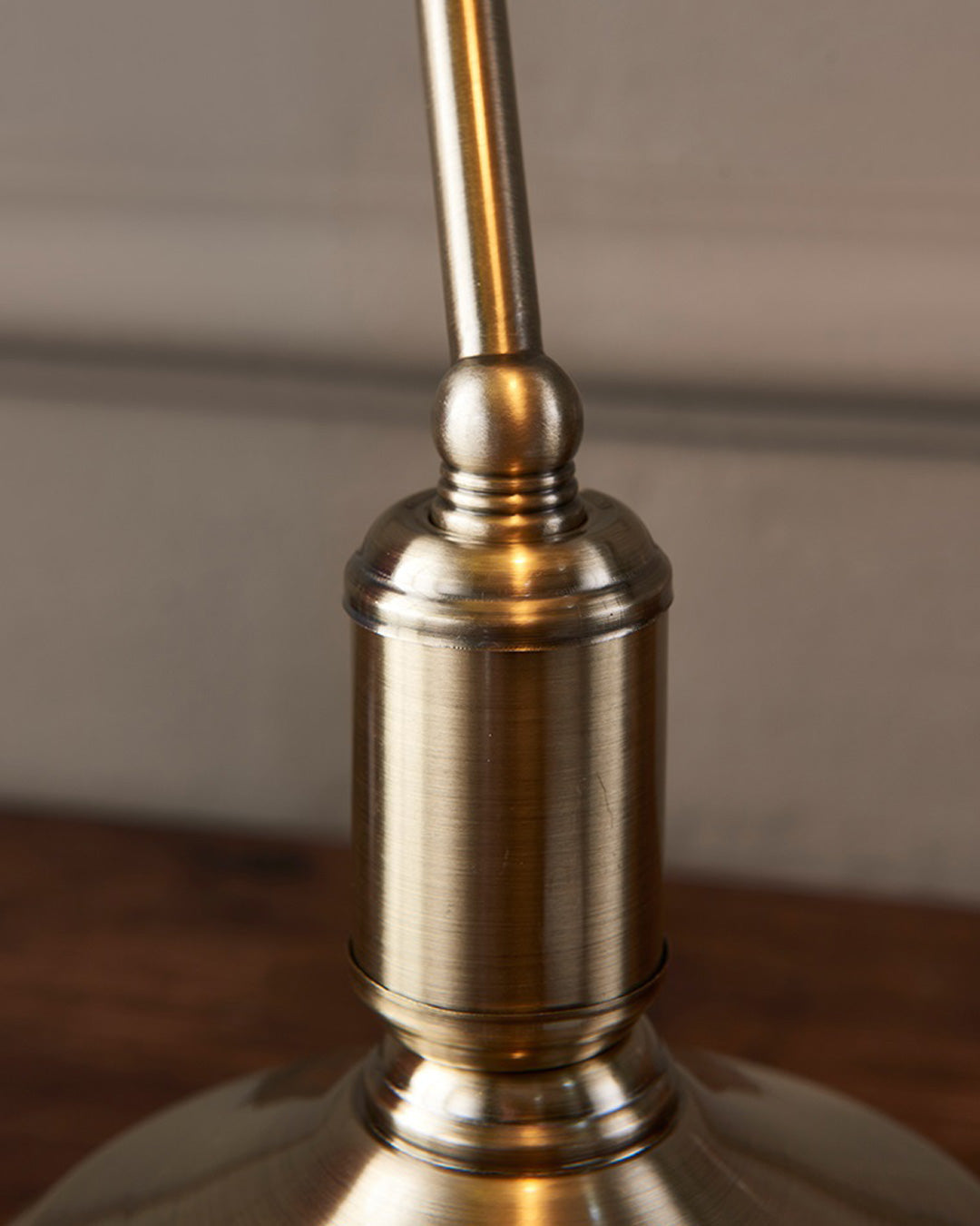Lisslune | Classic Banker Lamp