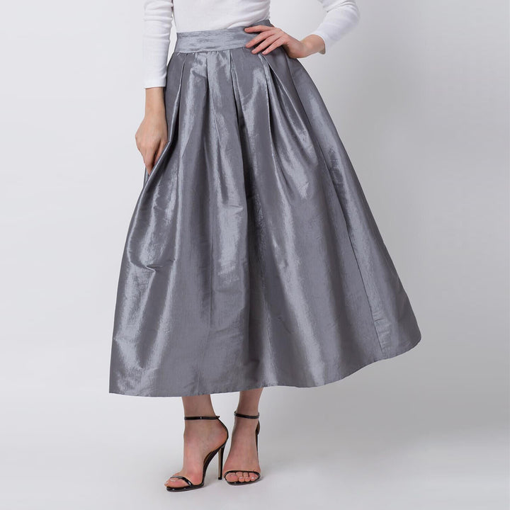 Women's maxi skirt made of shimmering satin with a wide cut Lisslune