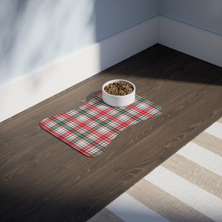 Lisslune | Customized Pet Feeding Mats - Playful Bone and Fish Designs for Clean Meals